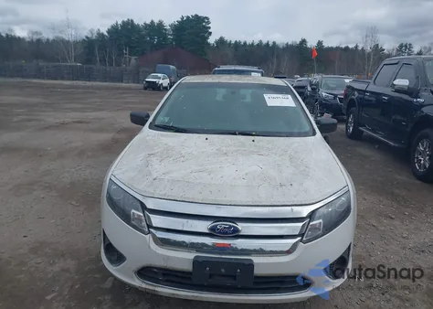 2012 Ford Fusion S z USA, uszkodzony, nr VIN 3FAHP0GA5CR118410
